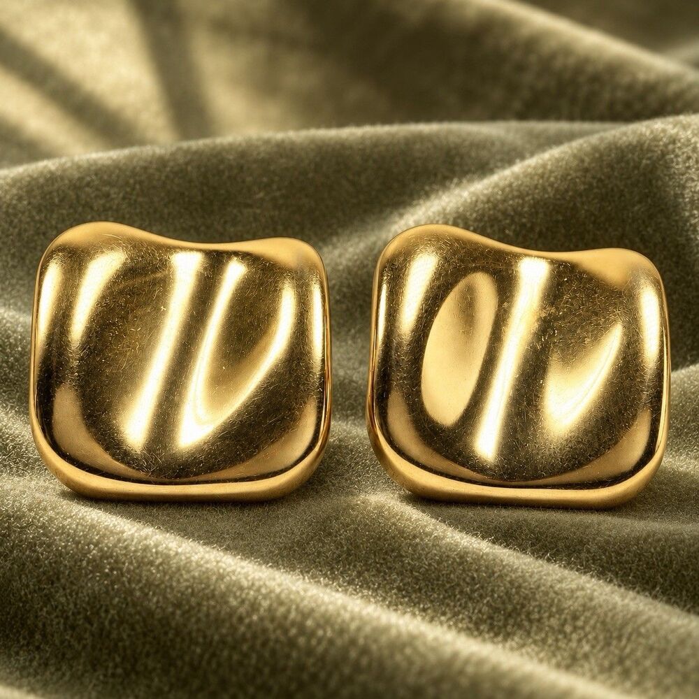 Vintage 1986 Avon Gold Tone Sculpted Square Stud Earrings 1” Pierced